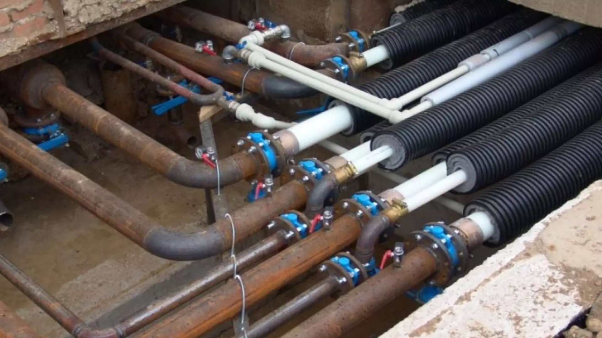 Реконструкция системы теплоснабжения в Нижнем Тагиле с применением теплотрасс USYSTEMS и теплоизолированных труб